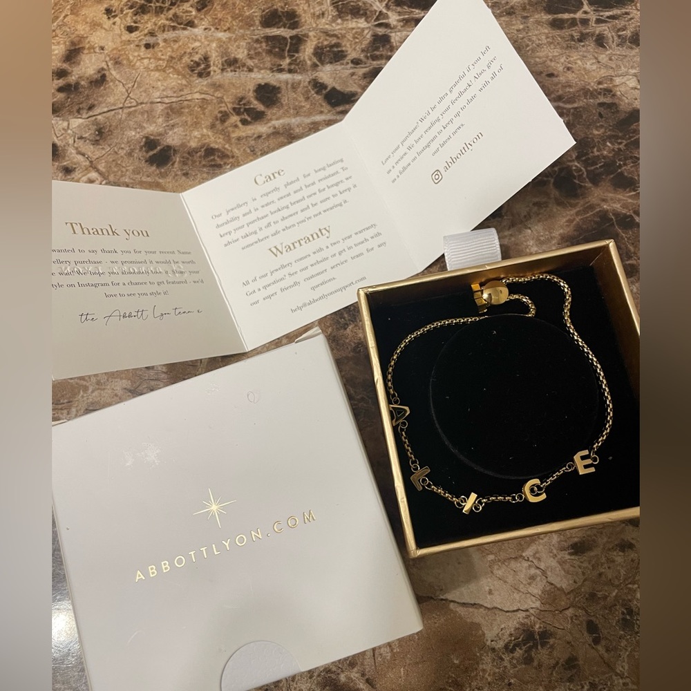 Abbottlyon name bracelet
